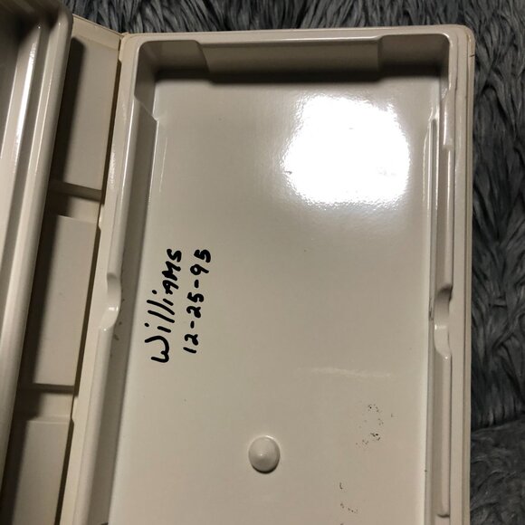 Pebble and the Penguin VHS Video Tape 1995 VTG Clamshell - Picture 4 of 4